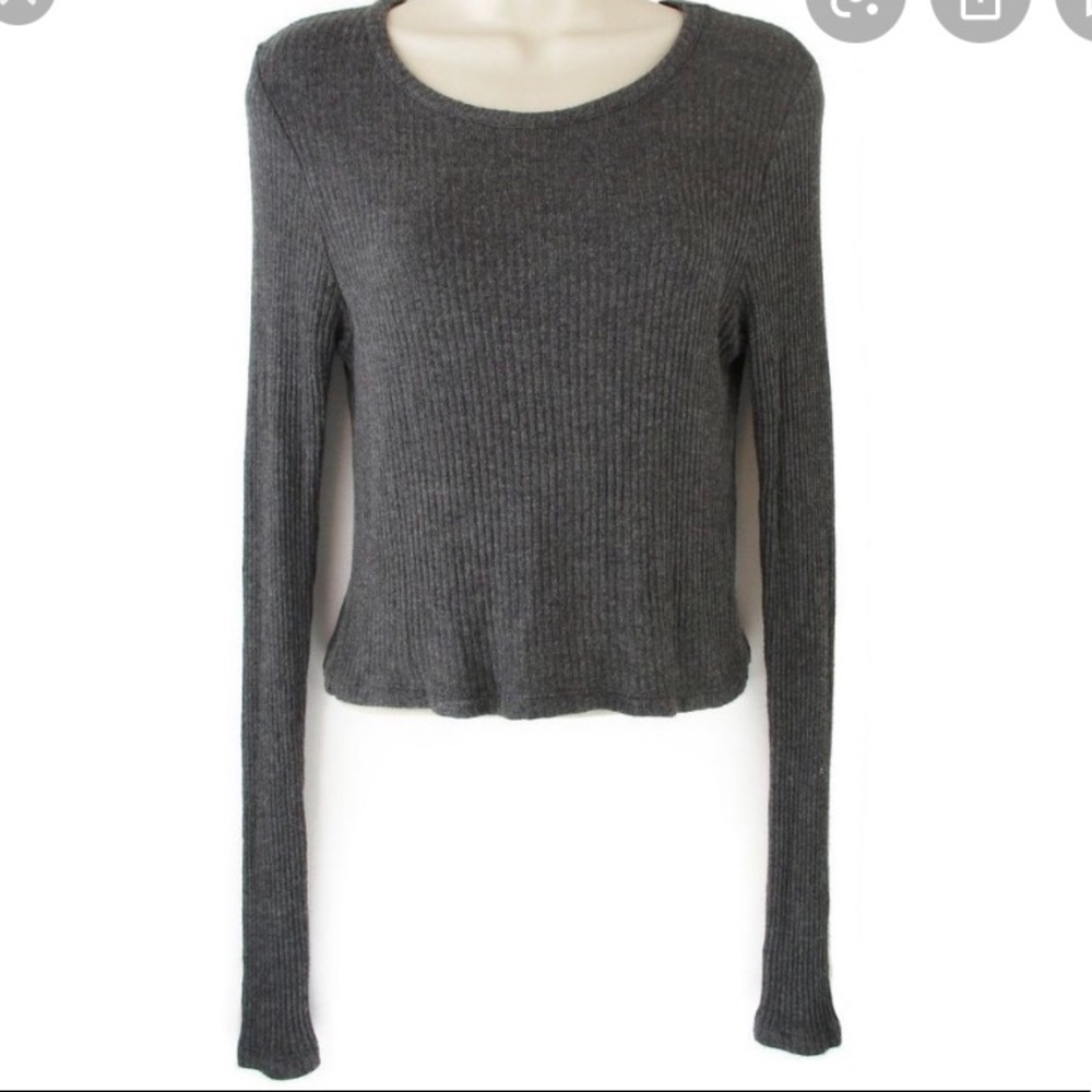 Brandy Melville Long gray sleeve sweater Sz OS